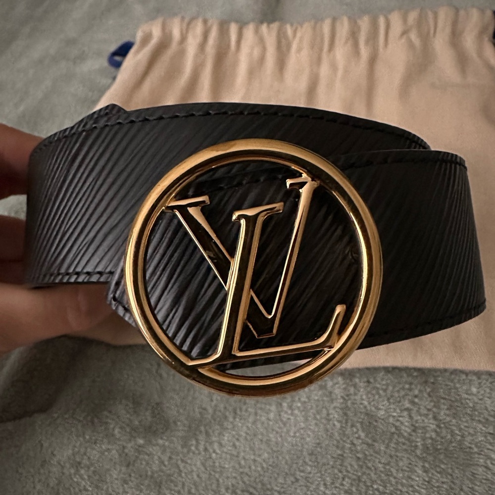 Louis Vuitton reversible belt